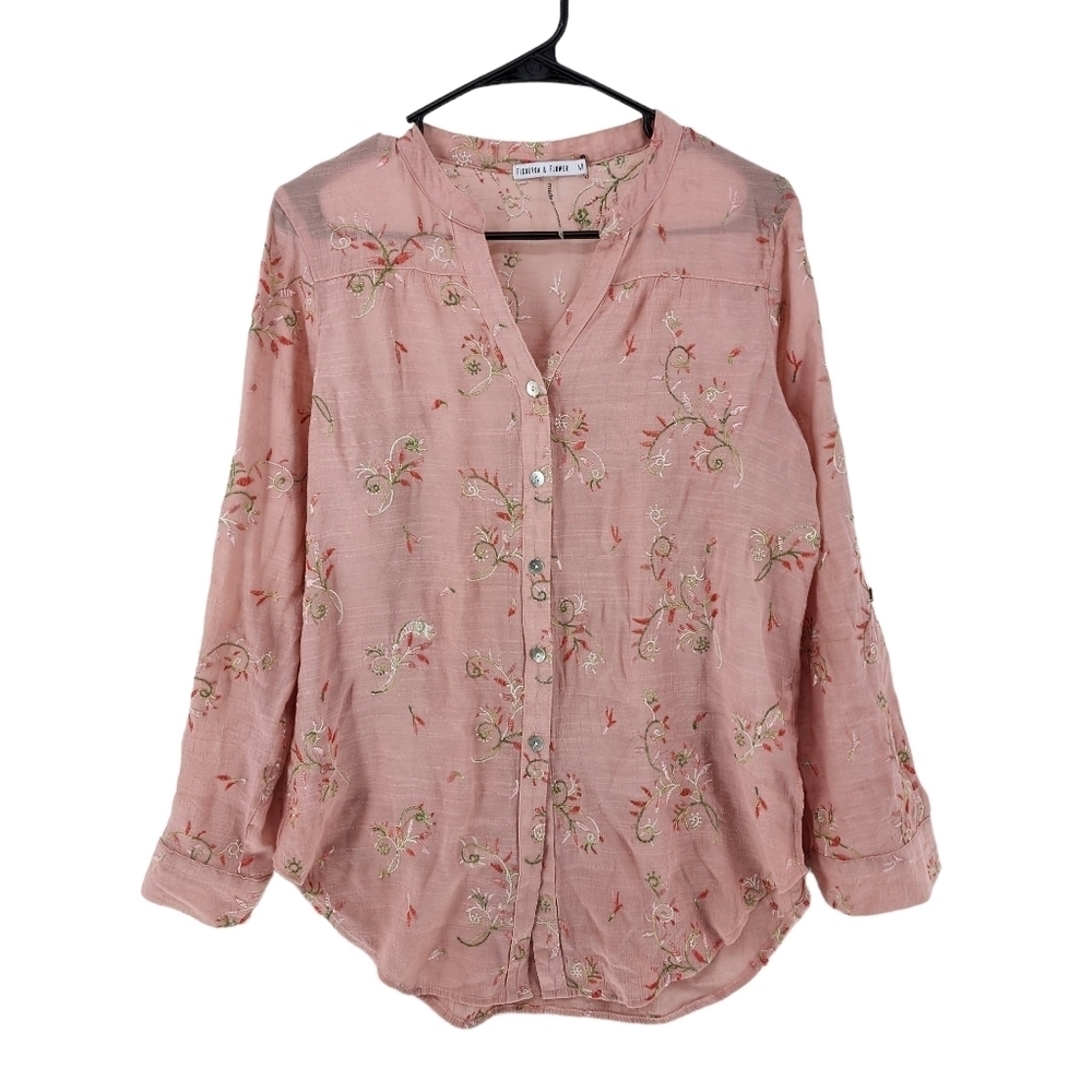 Figueroa & Flower Women's Embroidered Button Down Top - M